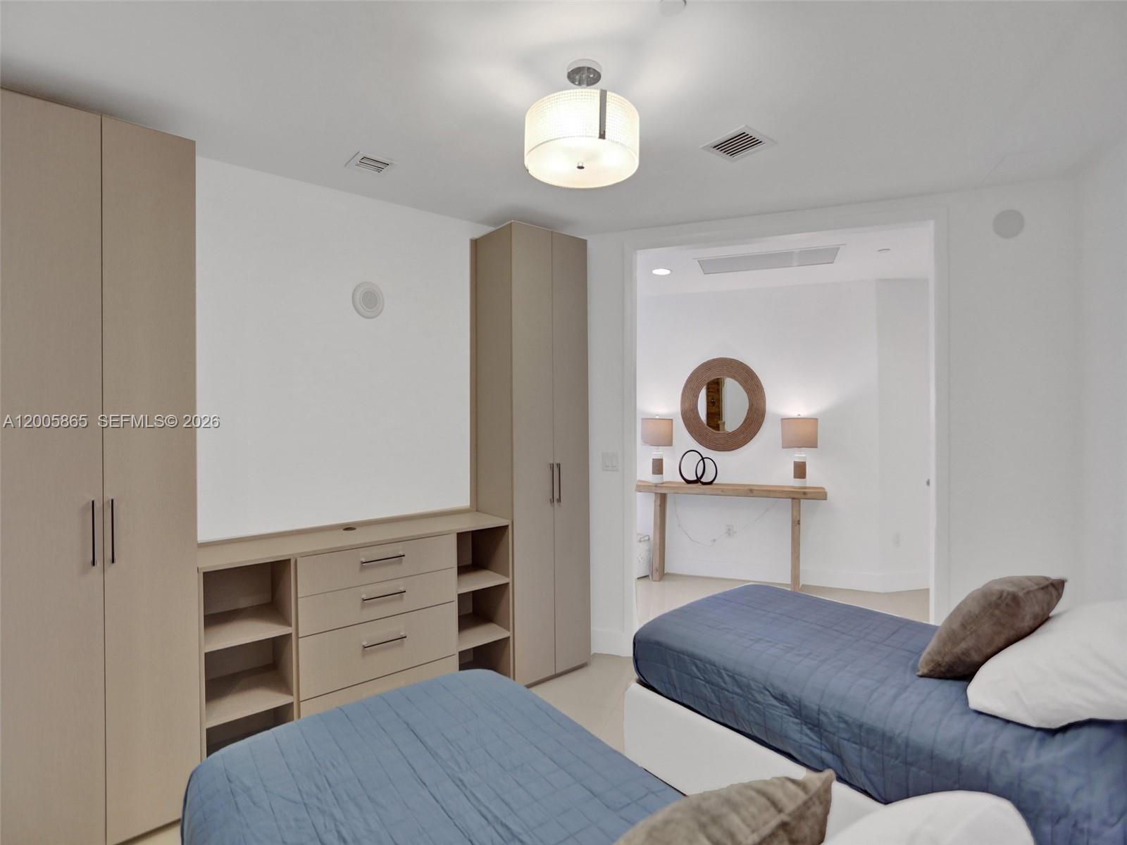 2807 3 / 3 2106 sq. ft. $ 2026-04-22 0 Photo