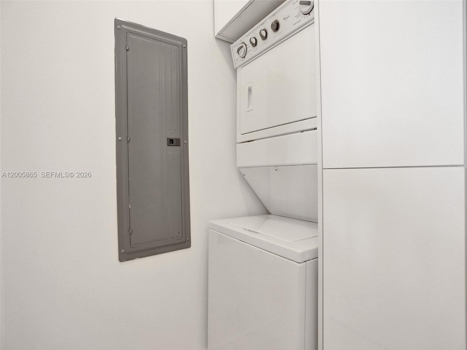 2807 3 / 3 2106 sq. ft. $ 2026-04-22 0 Photo