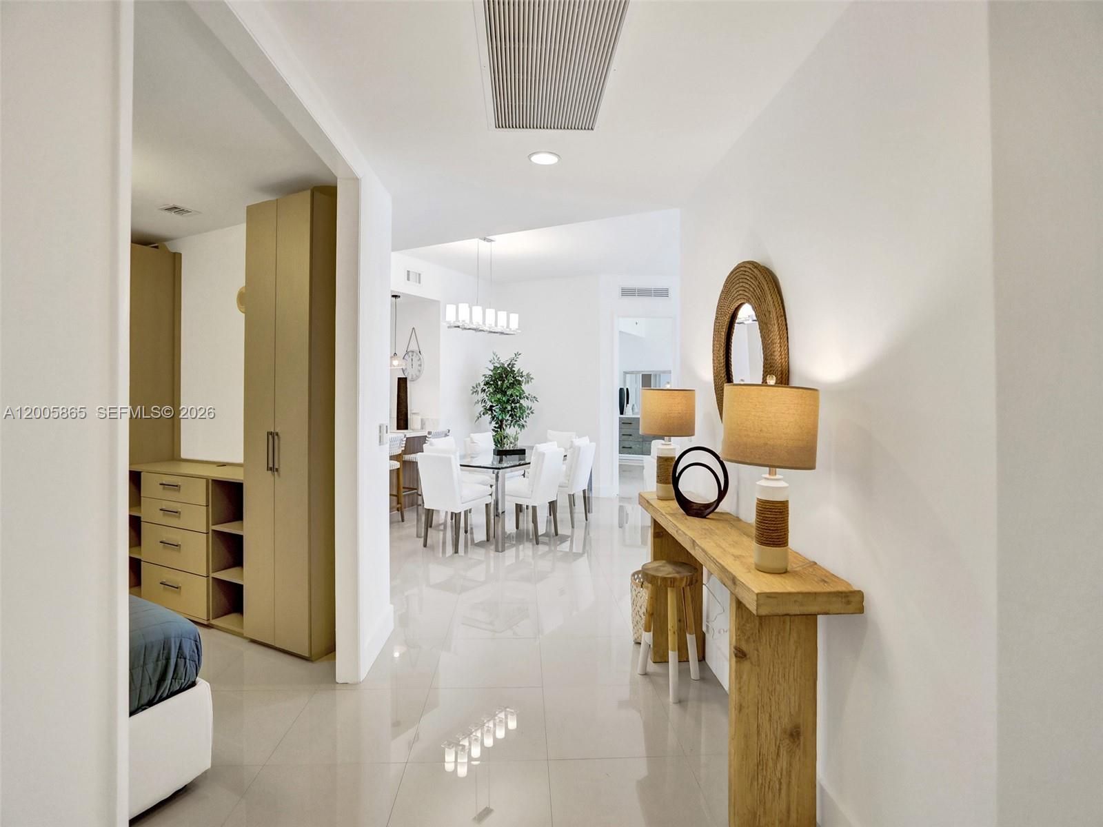 2807 3 / 3 2106 sq. ft. $ 2026-04-22 0 Photo