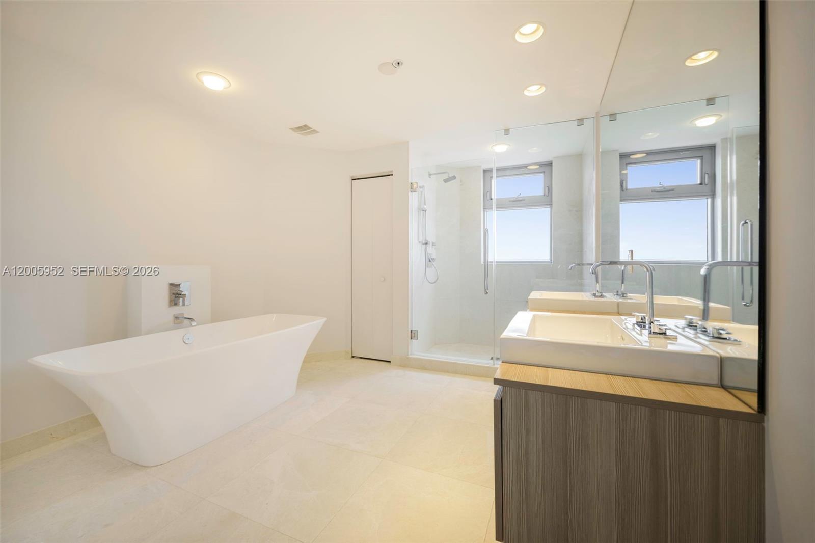 Photo of 17301 Biscayne Blvd  #1704, North Miami Beach, Florida, 33160 - 