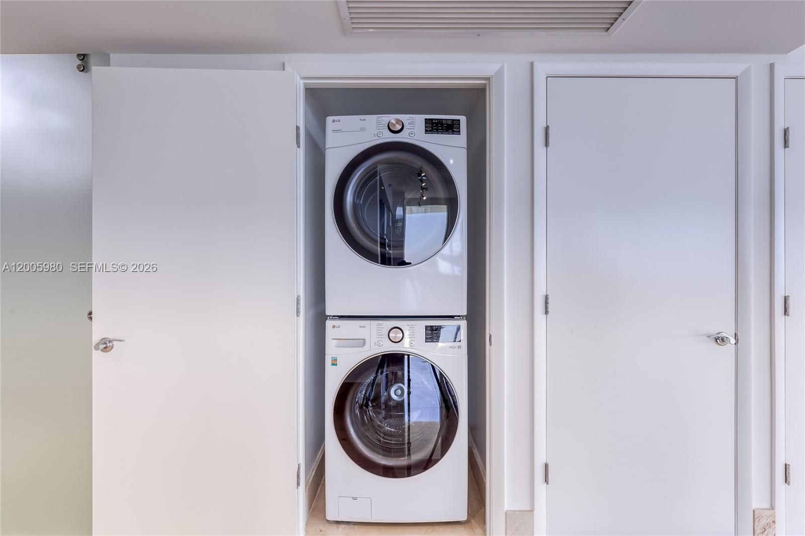 4601 3 / 3 2065 sq. ft. $ 2026-04-22 0 Photo