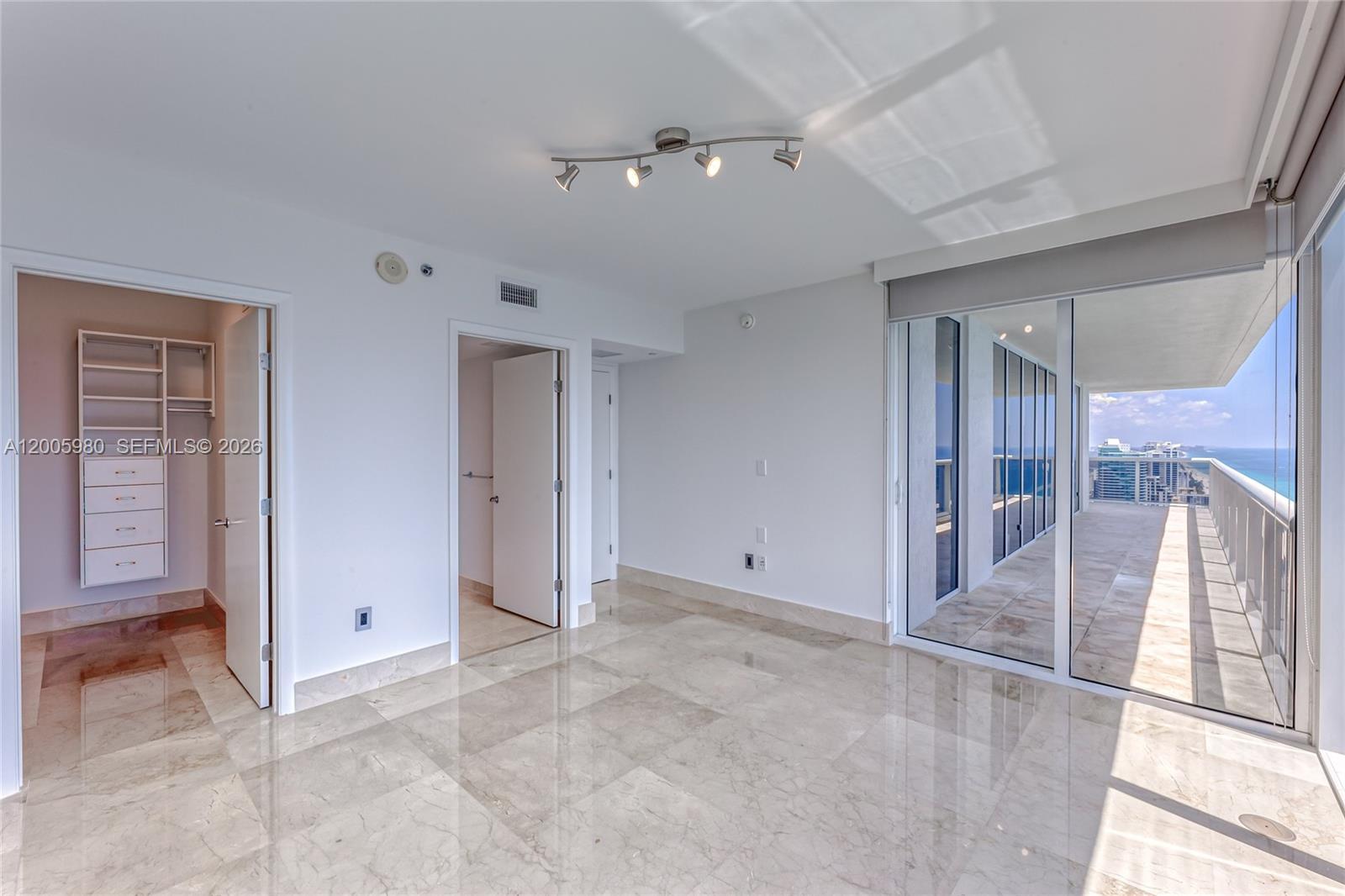 4601 3 / 3 2065 sq. ft. $ 2026-04-22 0 Photo