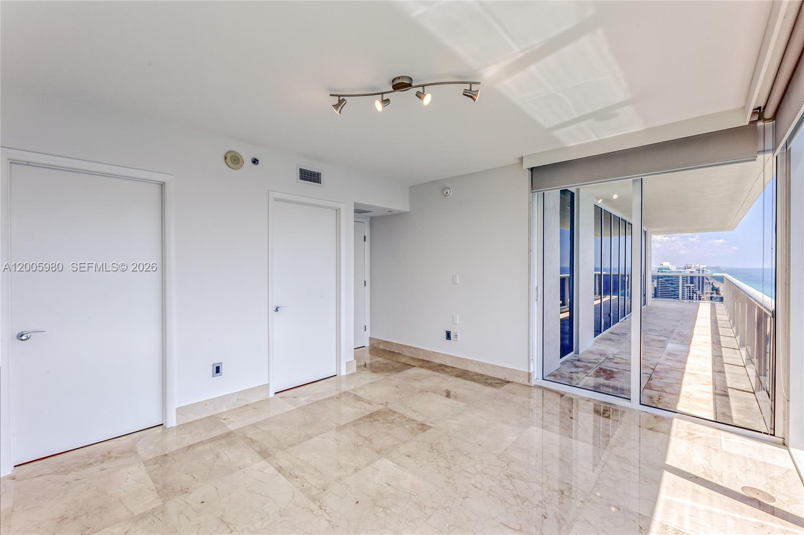 4601 3 / 3 2065 sq. ft. $ 2026-04-22 0 Photo