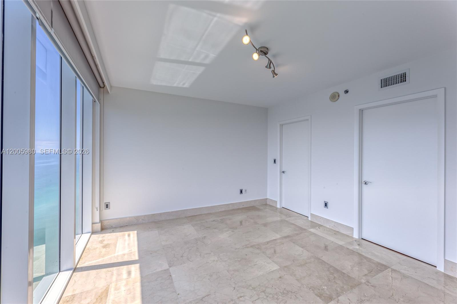 4601 3 / 3 2065 sq. ft. $ 2026-04-22 0 Photo