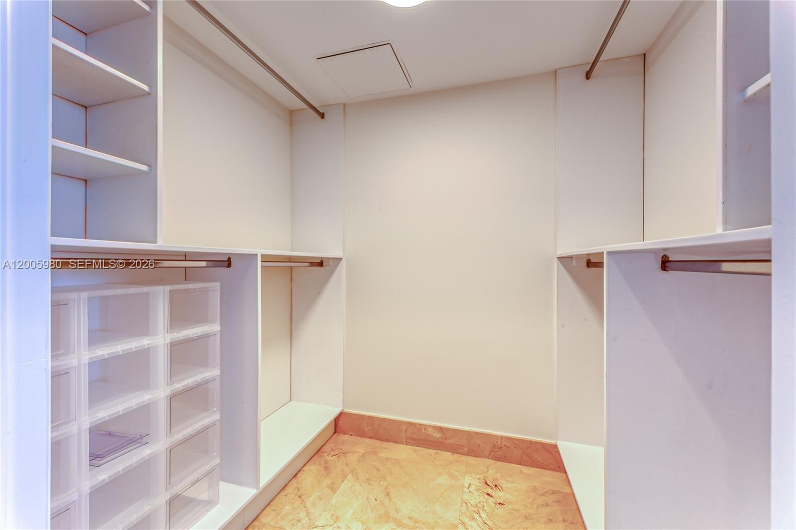 4601 3 / 3 2065 sq. ft. $ 2026-04-22 0 Photo