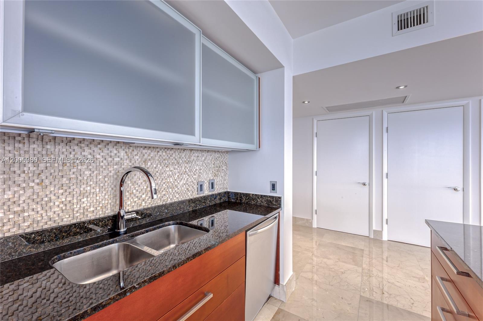 4601 3 / 3 2065 sq. ft. $ 2026-04-22 0 Photo