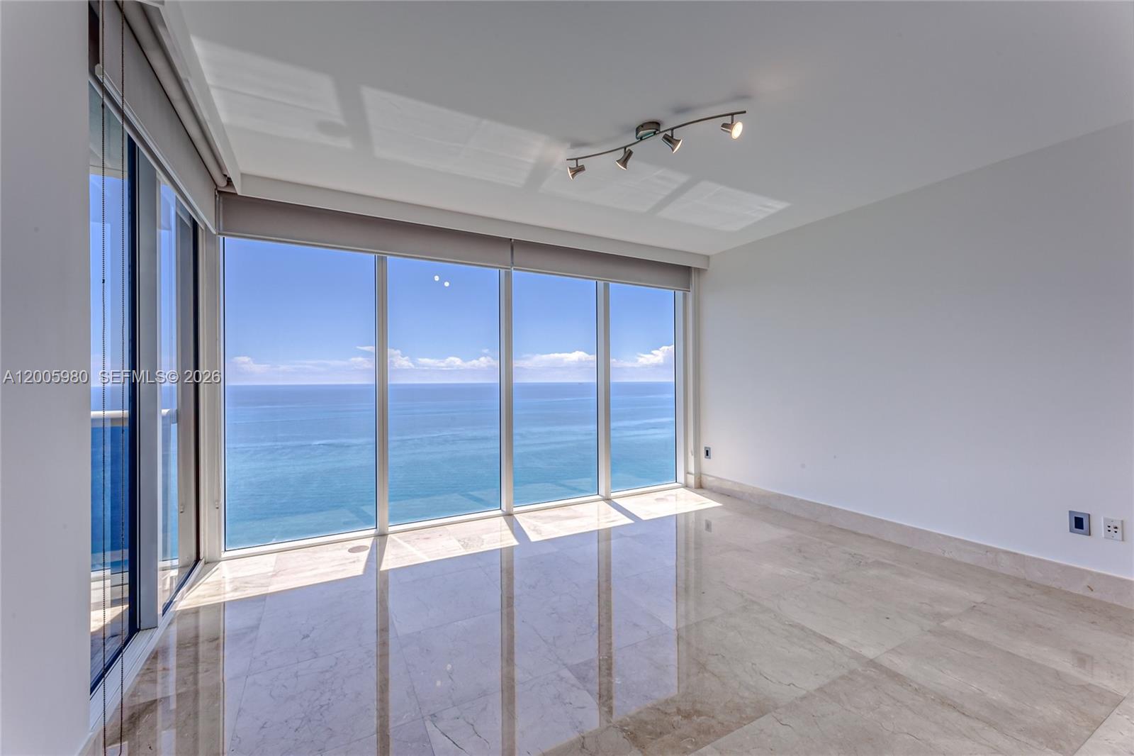 4601 3 / 3 2065 sq. ft. $ 2026-04-22 0 Photo