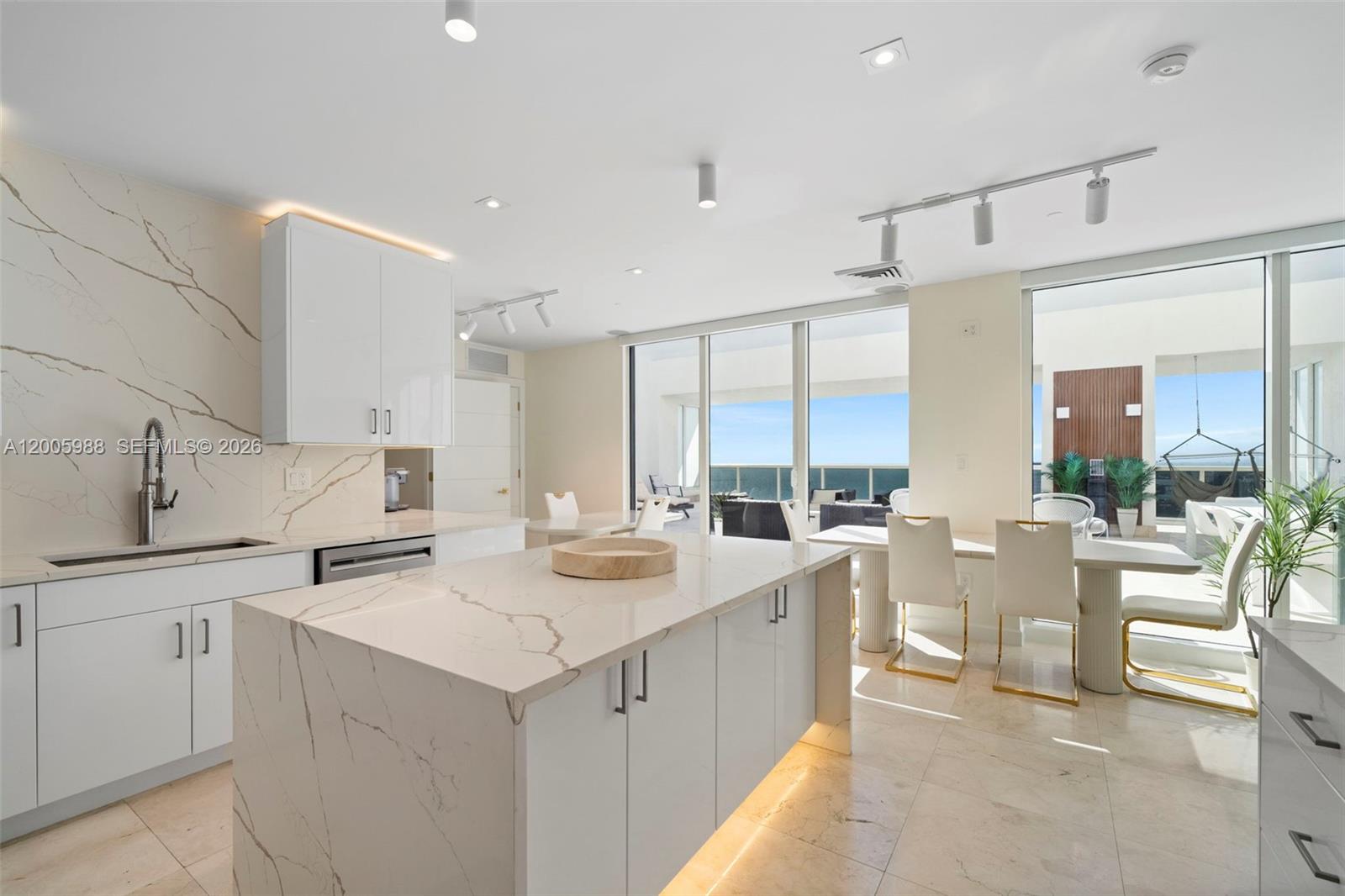 5103 3 / 4 2566 sq. ft. $ 2026-05-13 0 Photo