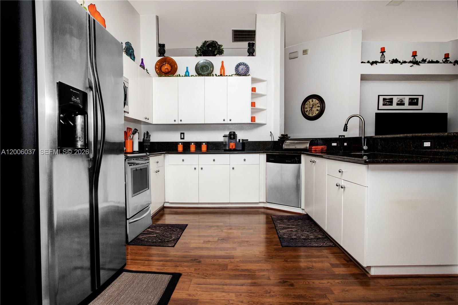 Ver detalles 11413 4 / 2 sq. ft. $ 2026-04-22 0 foto