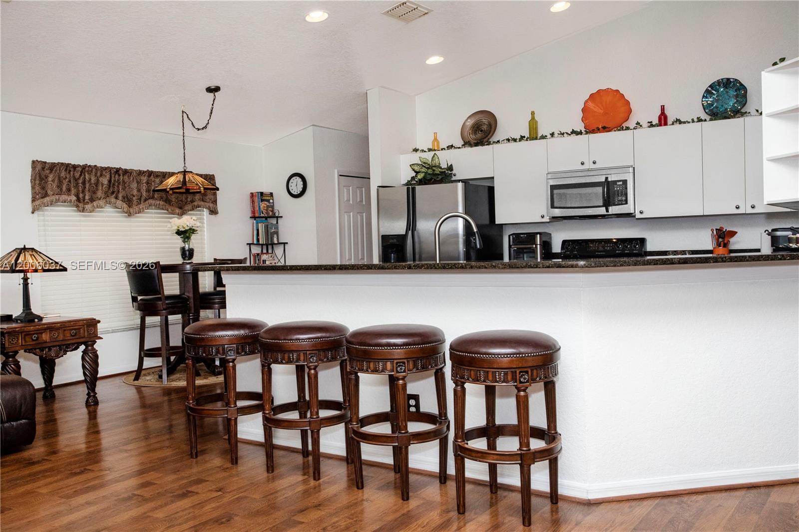 Ver detalles 11413 4 / 2 sq. ft. $ 2026-04-22 0 foto