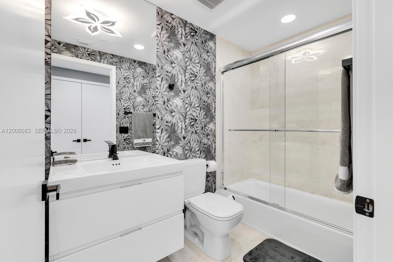 909 3 / 4 2421 sq. ft. $ 2026-04-22 0 Photo