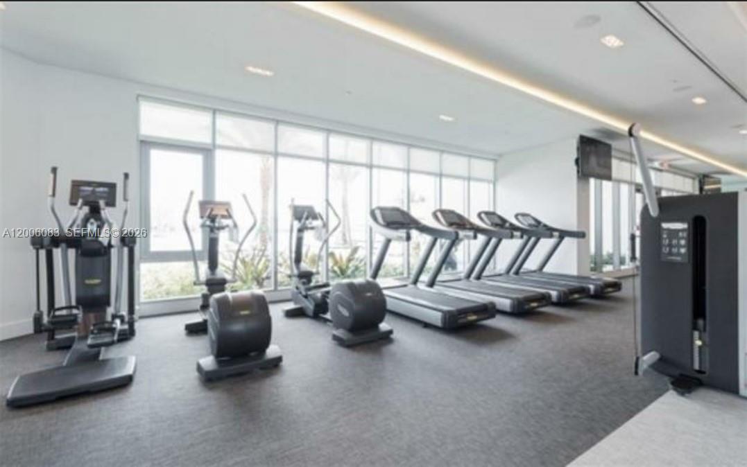 909 3 / 4 2421 sq. ft. $ 2026-04-22 0 Photo