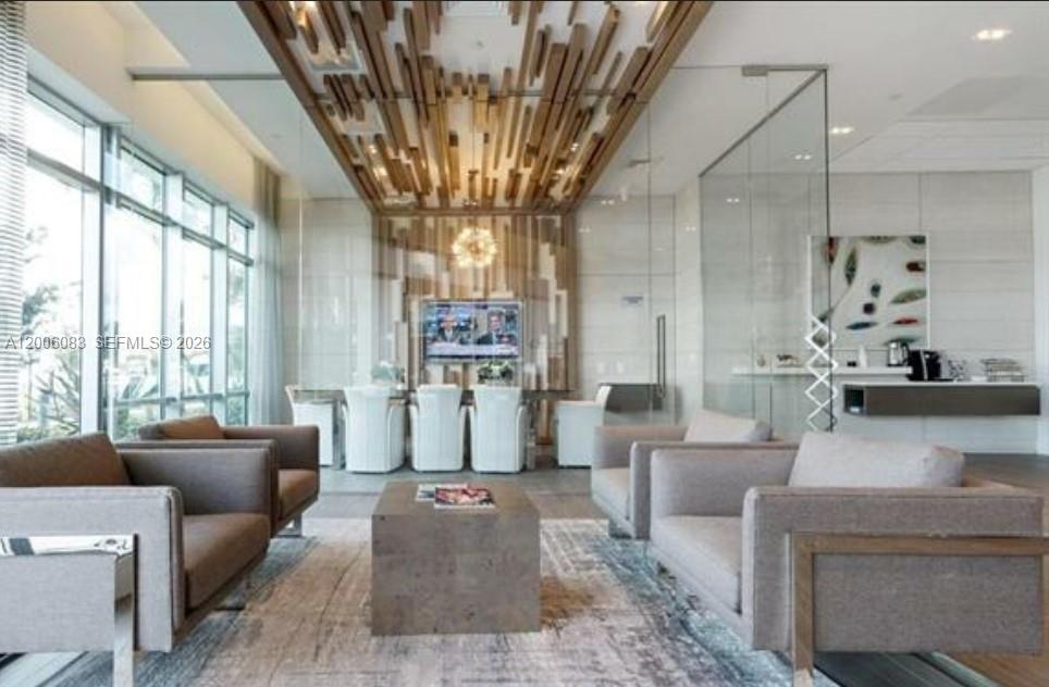909 3 / 4 2421 sq. ft. $ 2026-04-22 0 Photo