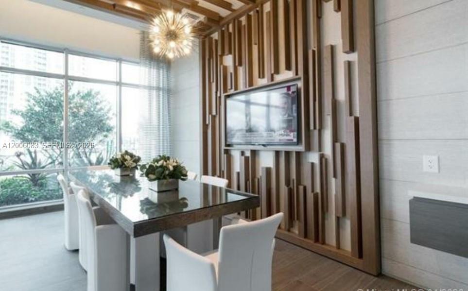 909 3 / 4 2421 sq. ft. $ 2026-04-22 0 Photo