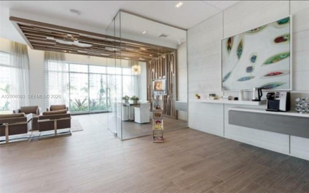 909 3 / 4 2421 sq. ft. $ 2026-04-22 0 Photo