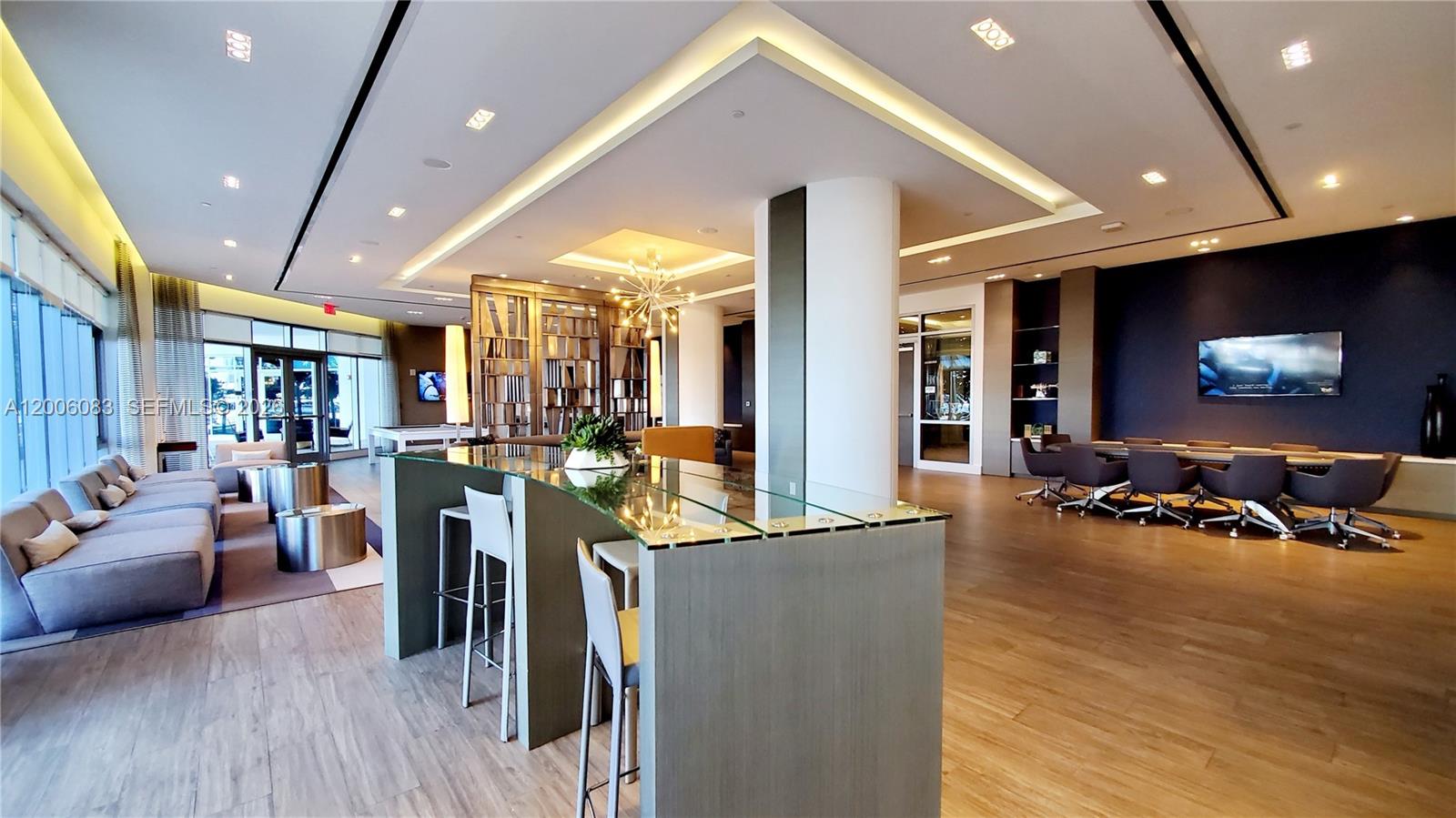 909 3 / 4 2421 sq. ft. $ 2026-04-22 0 Photo
