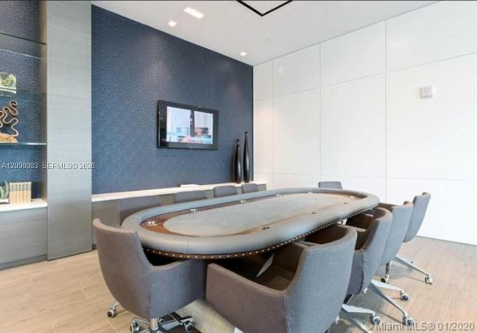 909 3 / 4 2421 sq. ft. $ 2026-04-22 0 Photo