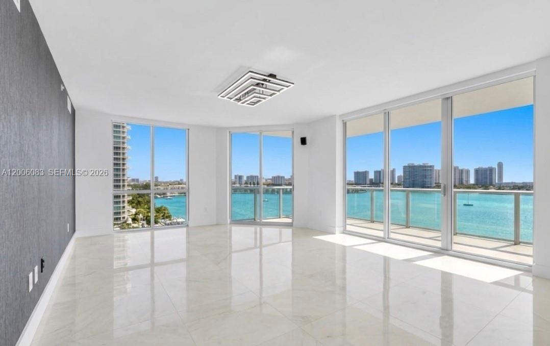 909 3 / 4 2421 sq. ft. $ 2026-04-22 0 Photo