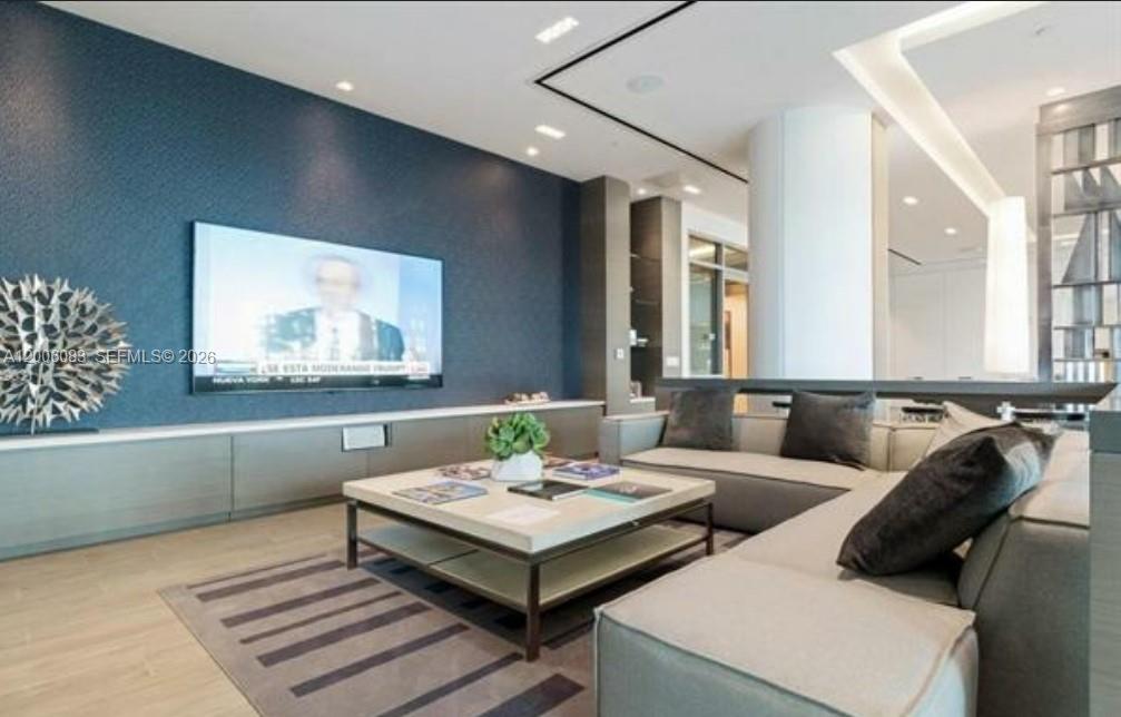 909 3 / 4 2421 sq. ft. $ 2026-04-22 0 Photo