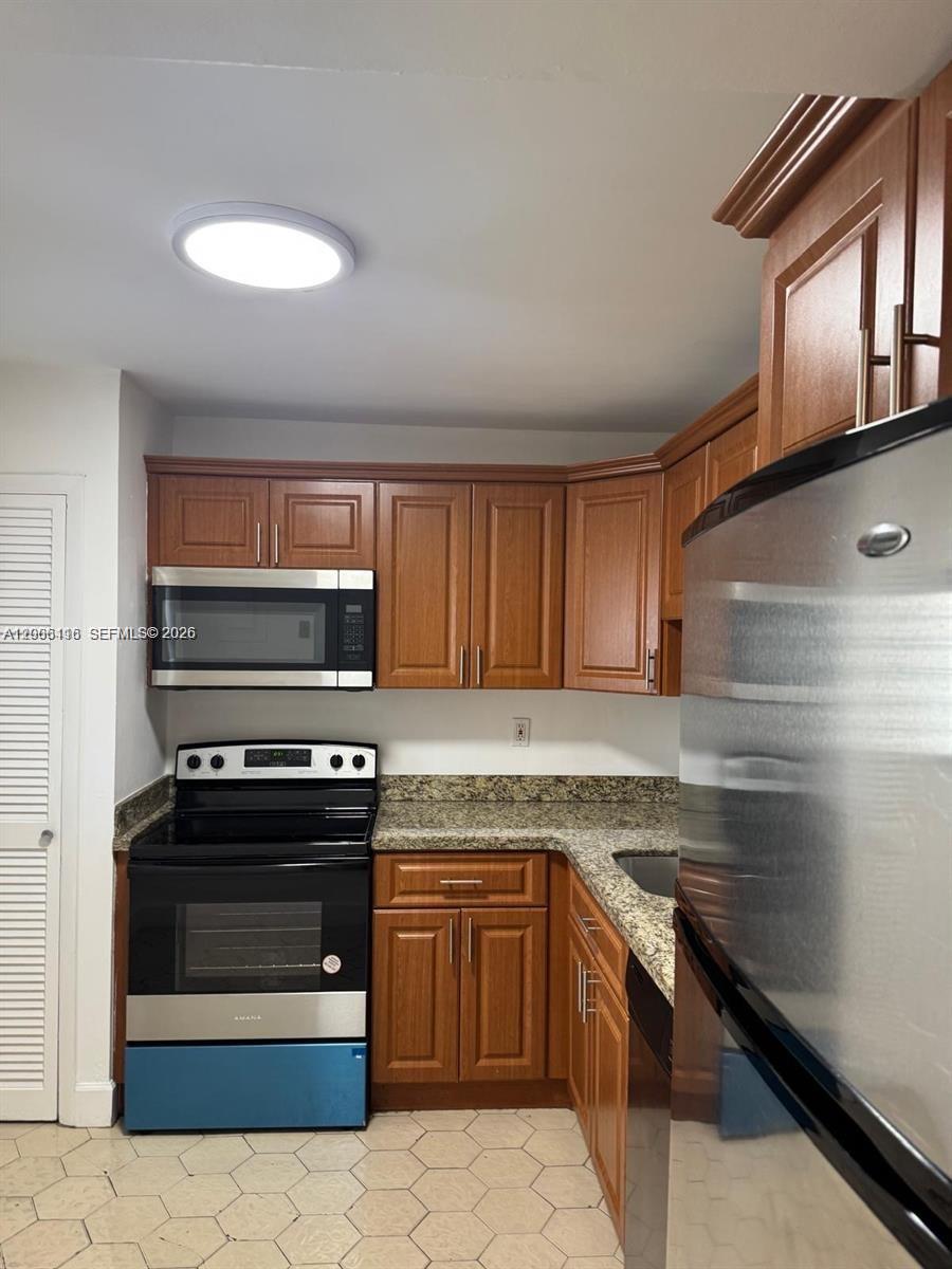 D108 1 / 2 898 sq. ft. $ 2026-04-22 0 foto