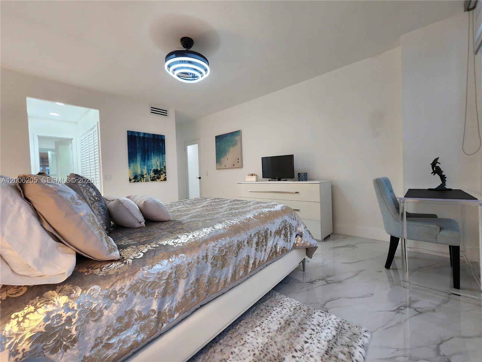 Photo of 3505 Ocean Dr  #719, Hollywood, Florida, 33019 - 