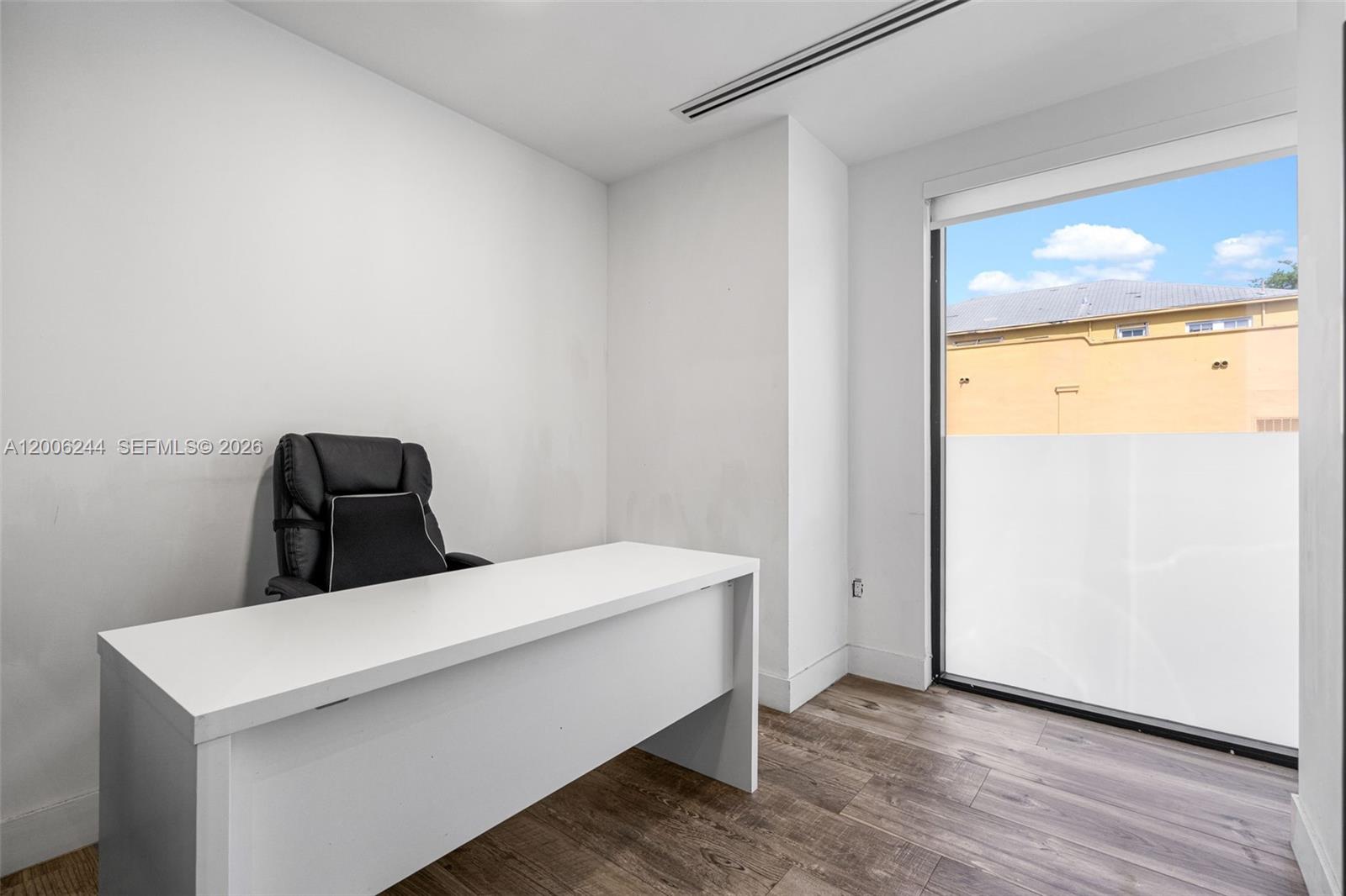   /   sq. ft. $ 2026-04-22 0 Photo