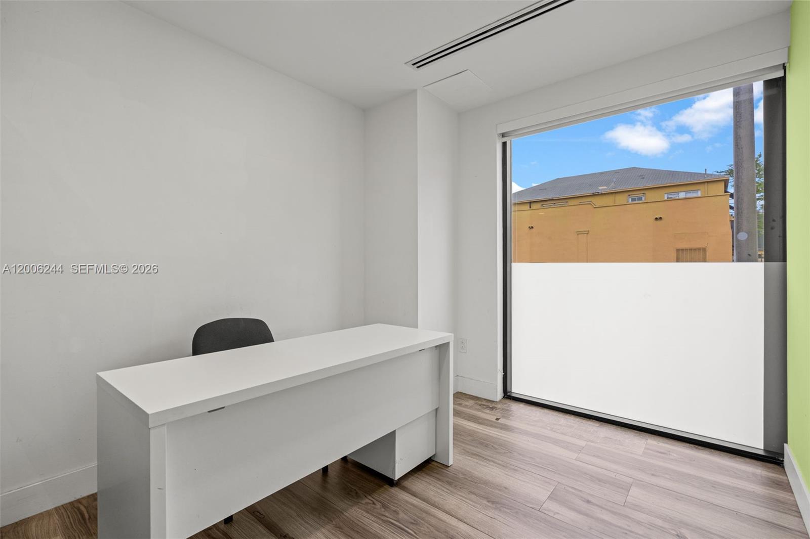   /   sq. ft. $ 2026-04-22 0 Photo