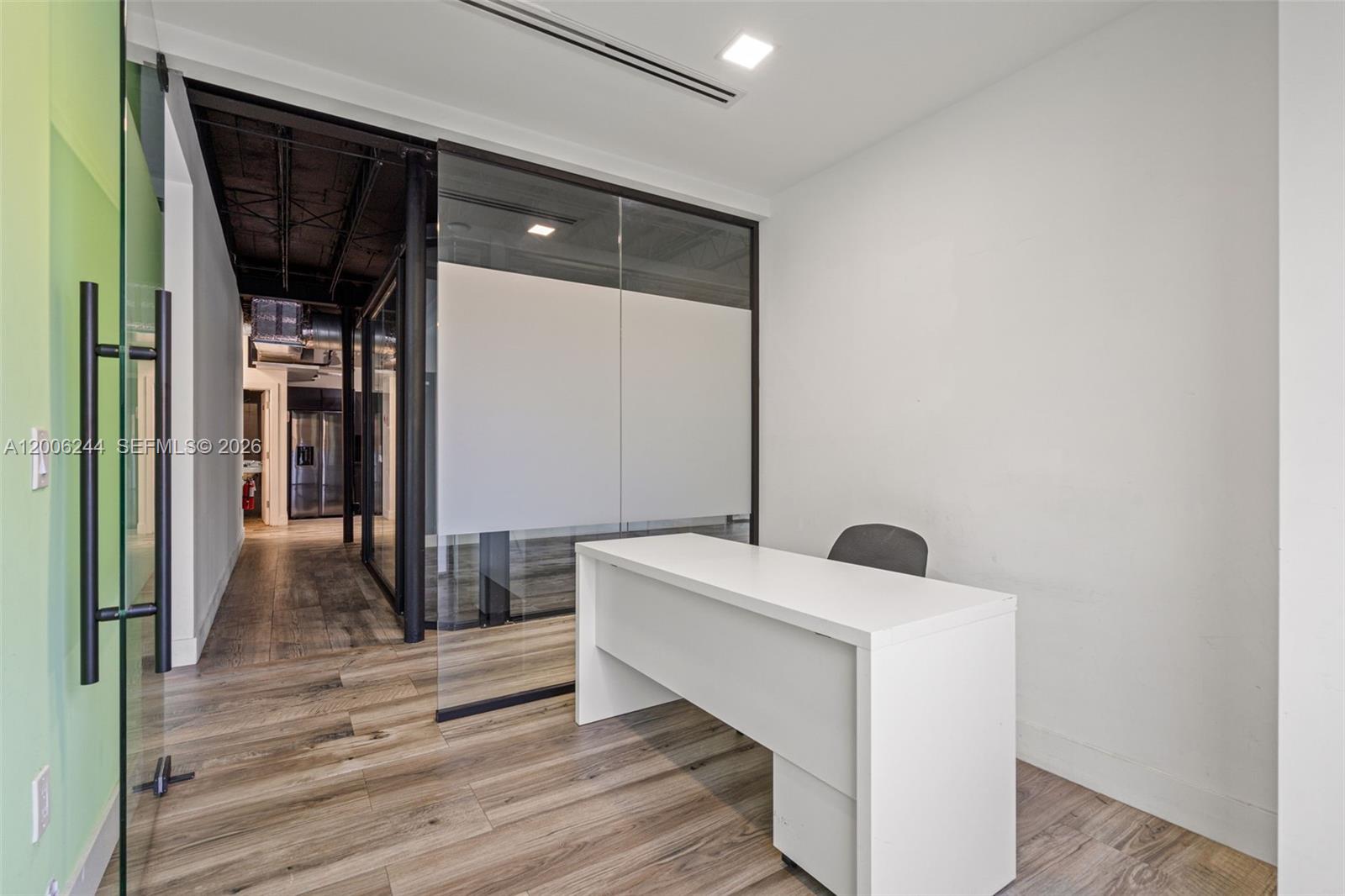   /   sq. ft. $ 2026-04-22 0 Photo