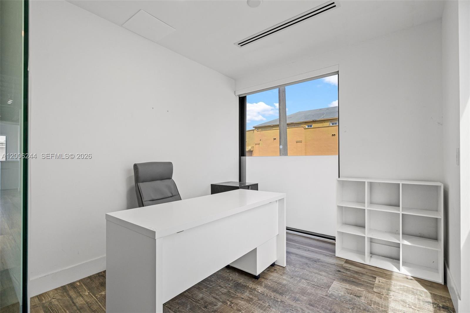  /   sq. ft. $ 2026-04-22 0 Photo