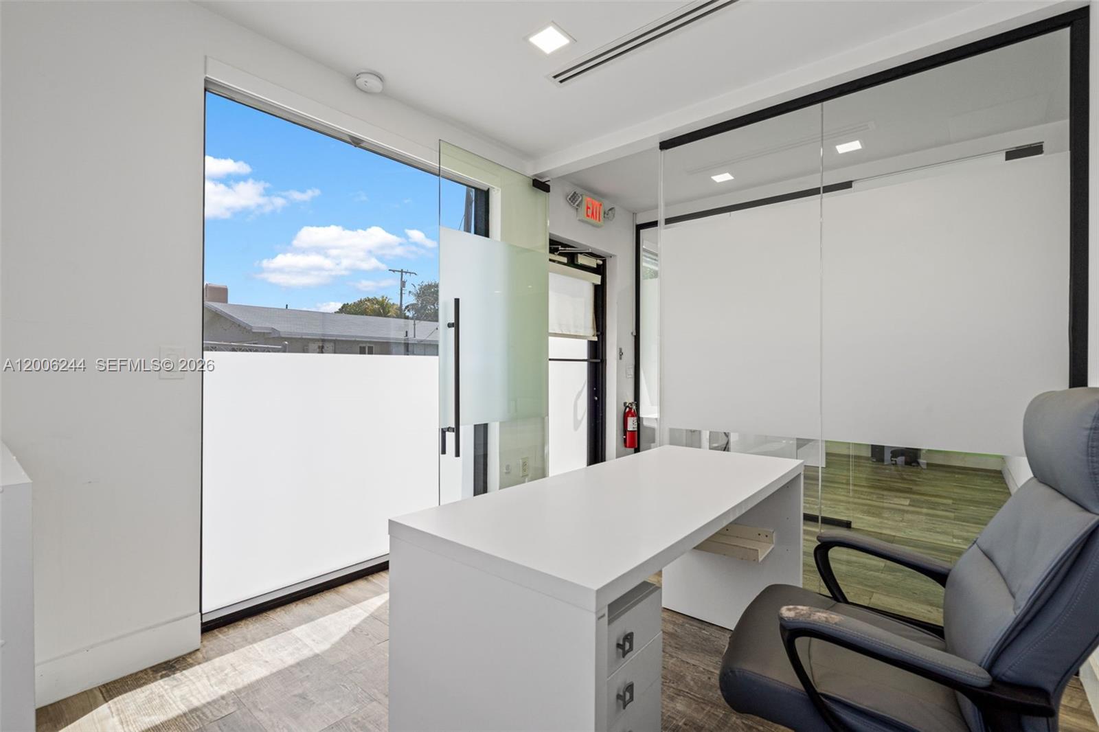   /   sq. ft. $ 2026-04-22 0 Photo