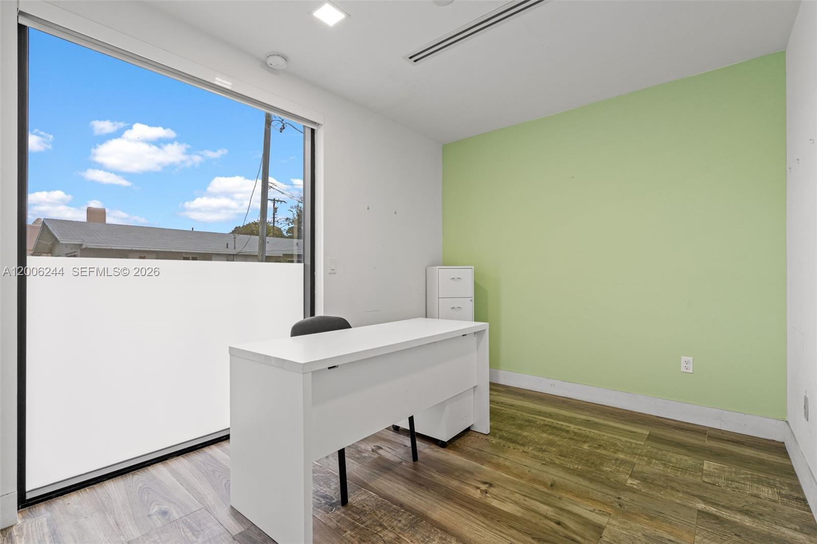   /   sq. ft. $ 2026-04-22 0 Photo
