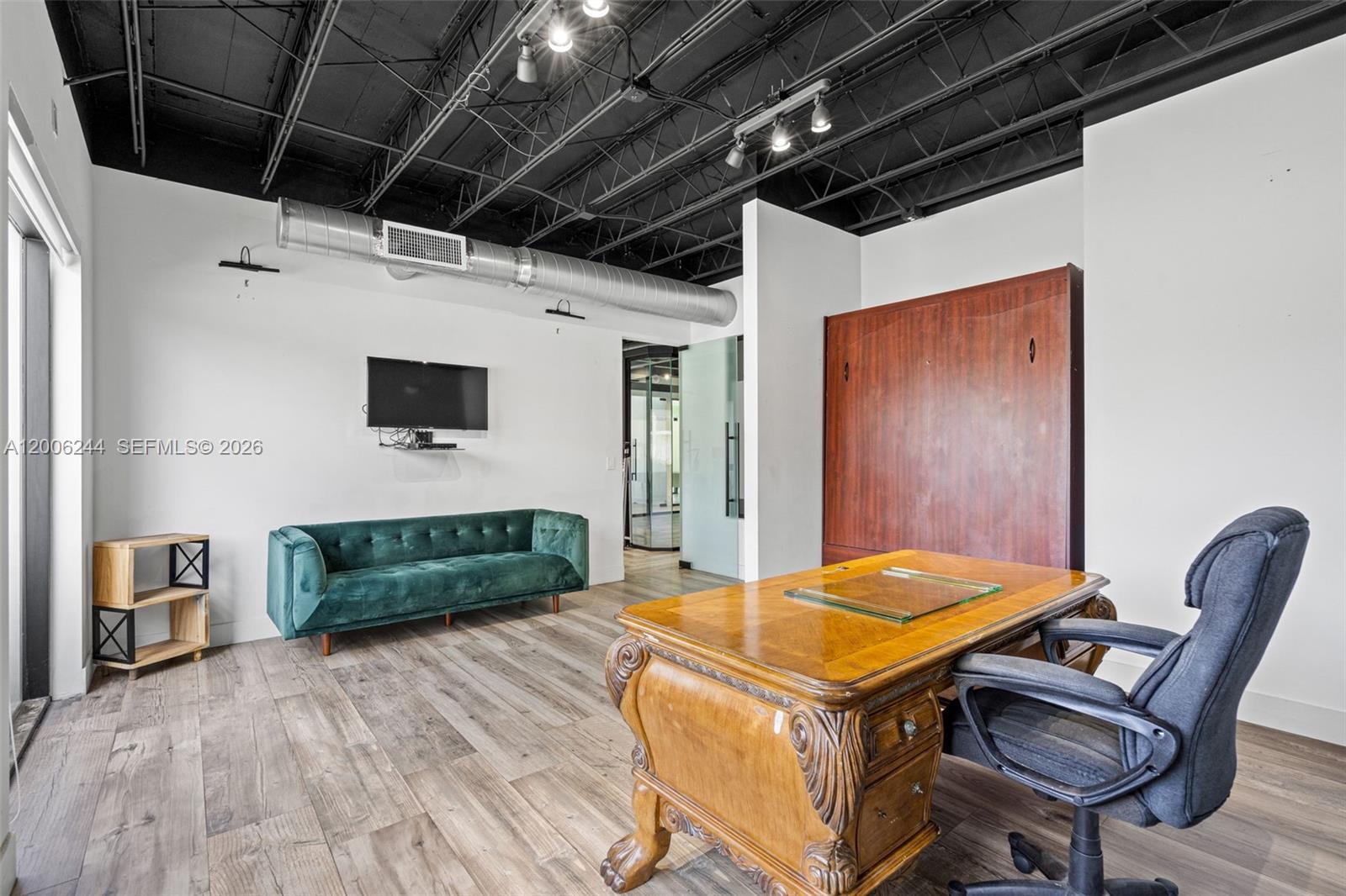   /   sq. ft. $ 2026-04-22 0 Photo