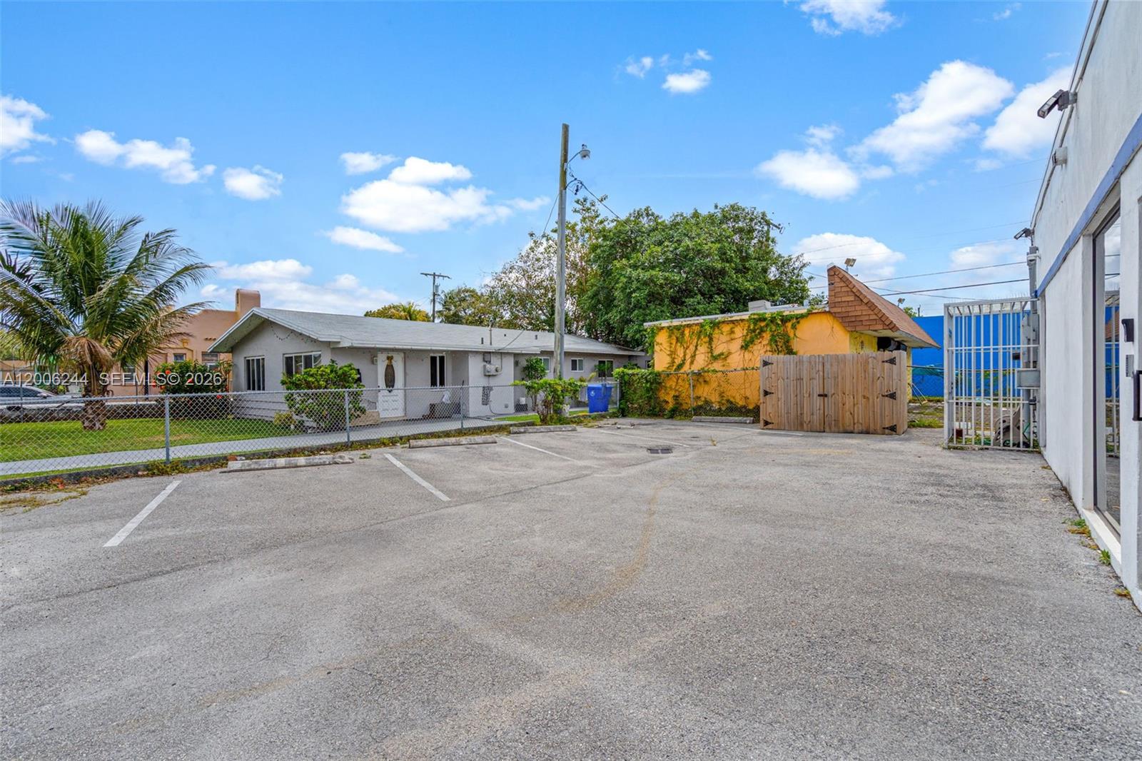   /   sq. ft. $ 2026-04-22 0 Photo