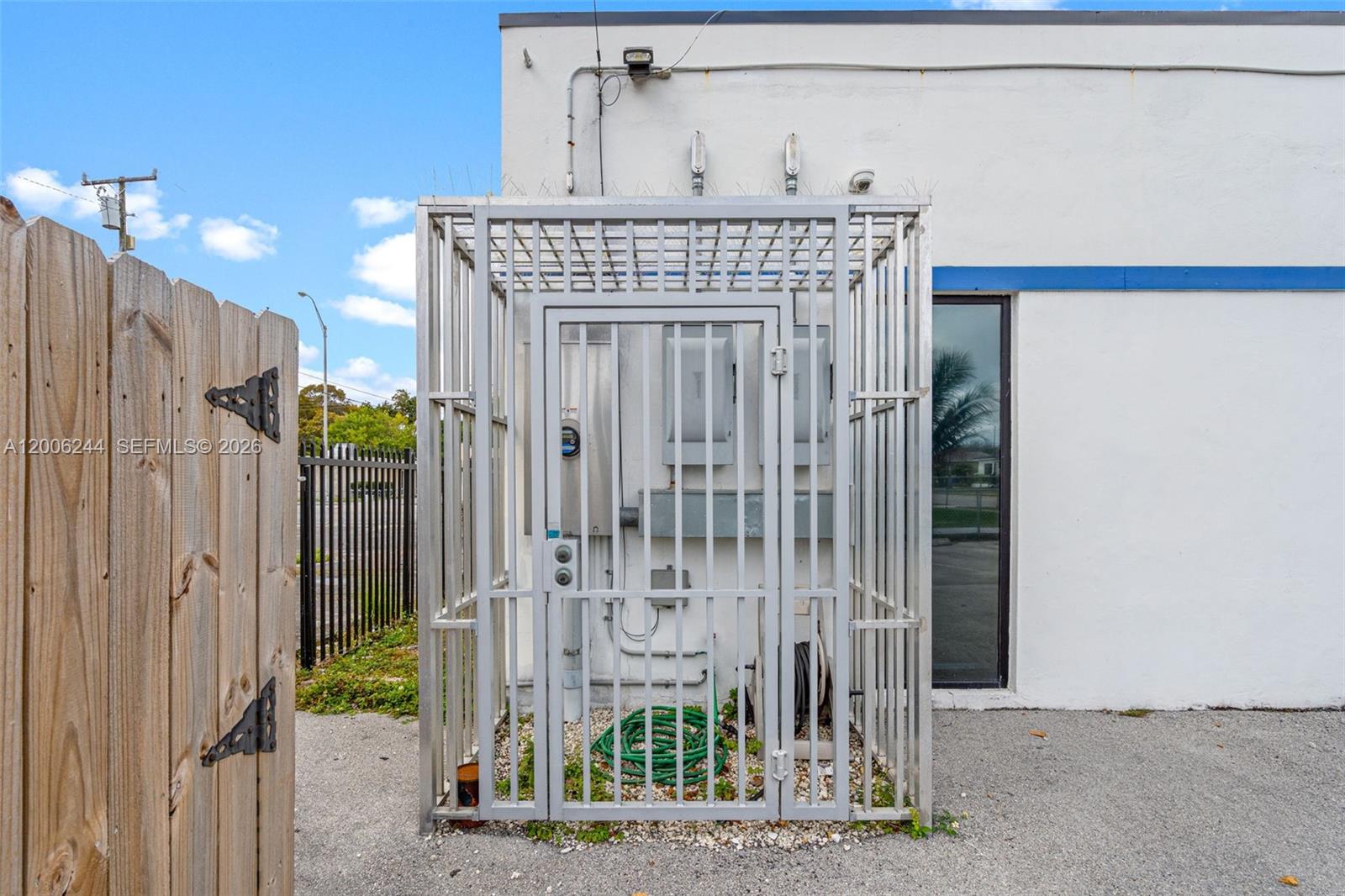   /   sq. ft. $ 2026-04-22 0 Photo
