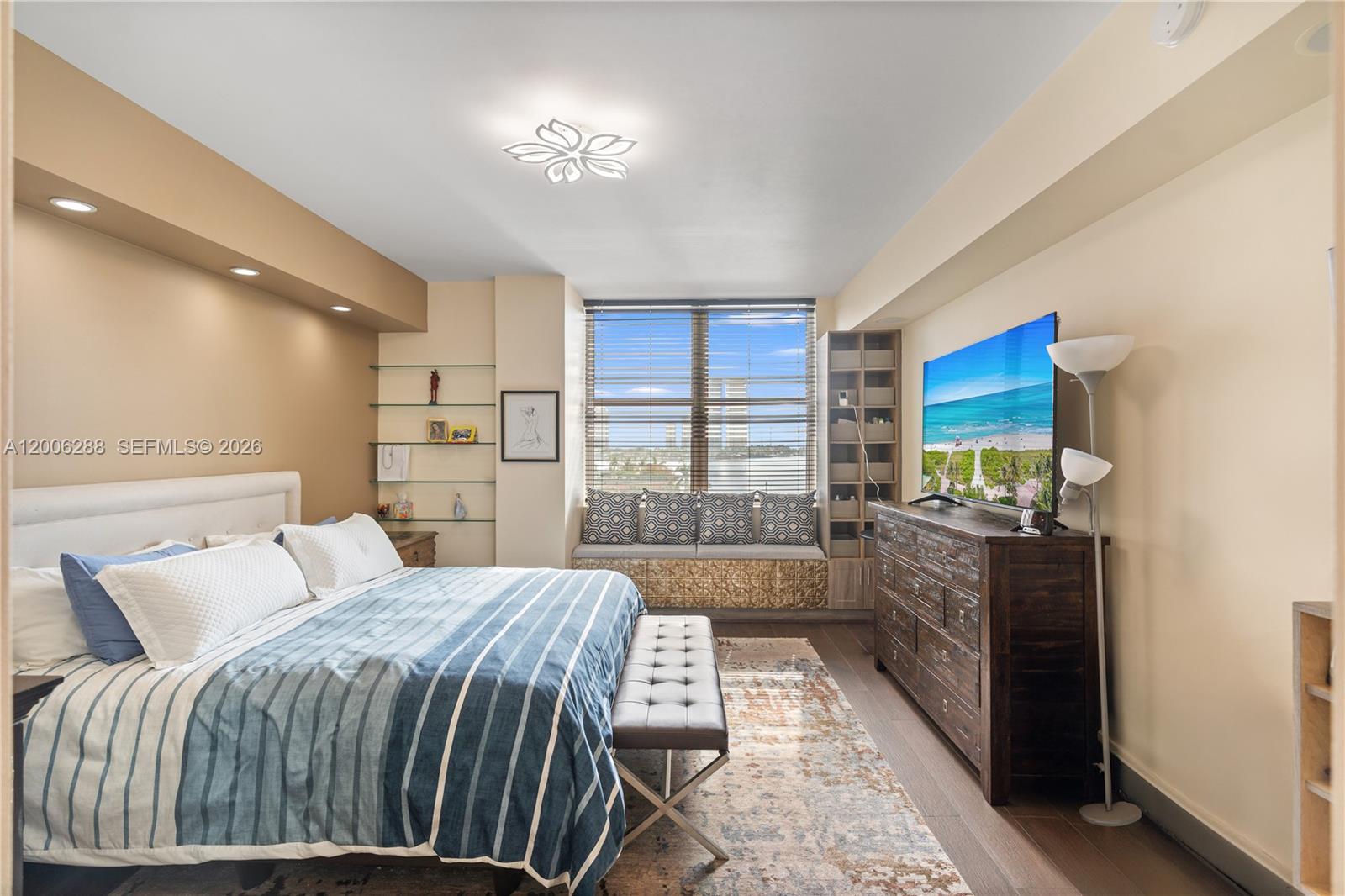 Photo of 3330 190th St  #712, Aventura, Florida, 33180 - 