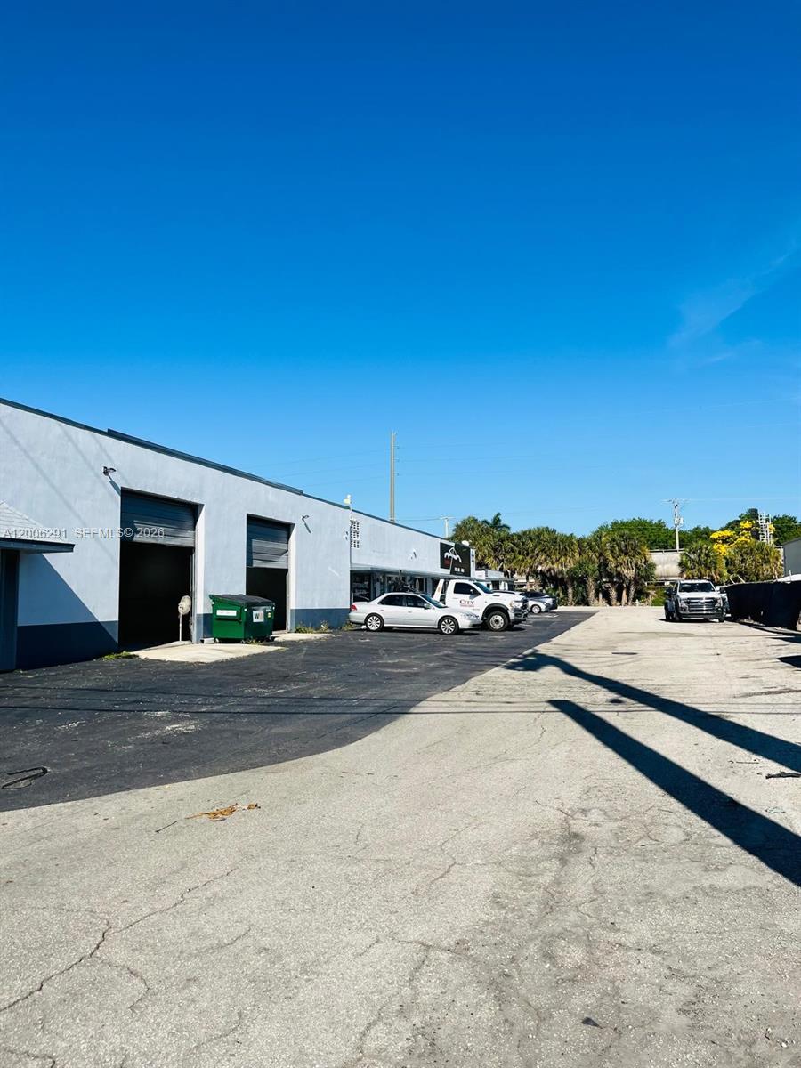 See details / sq. ft. $ 2026-04-22 0 Photo