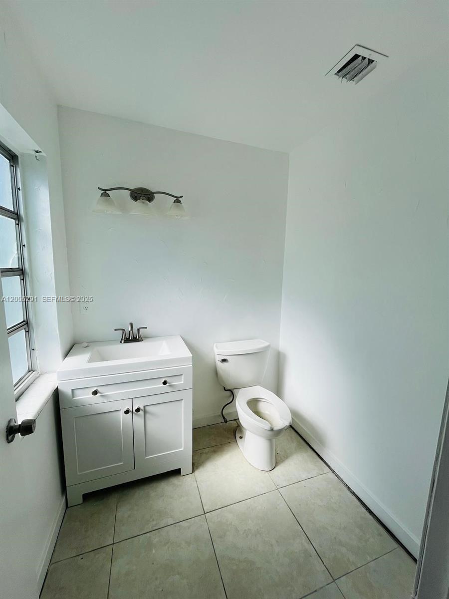 See details / sq. ft. $ 2026-04-22 0 Photo