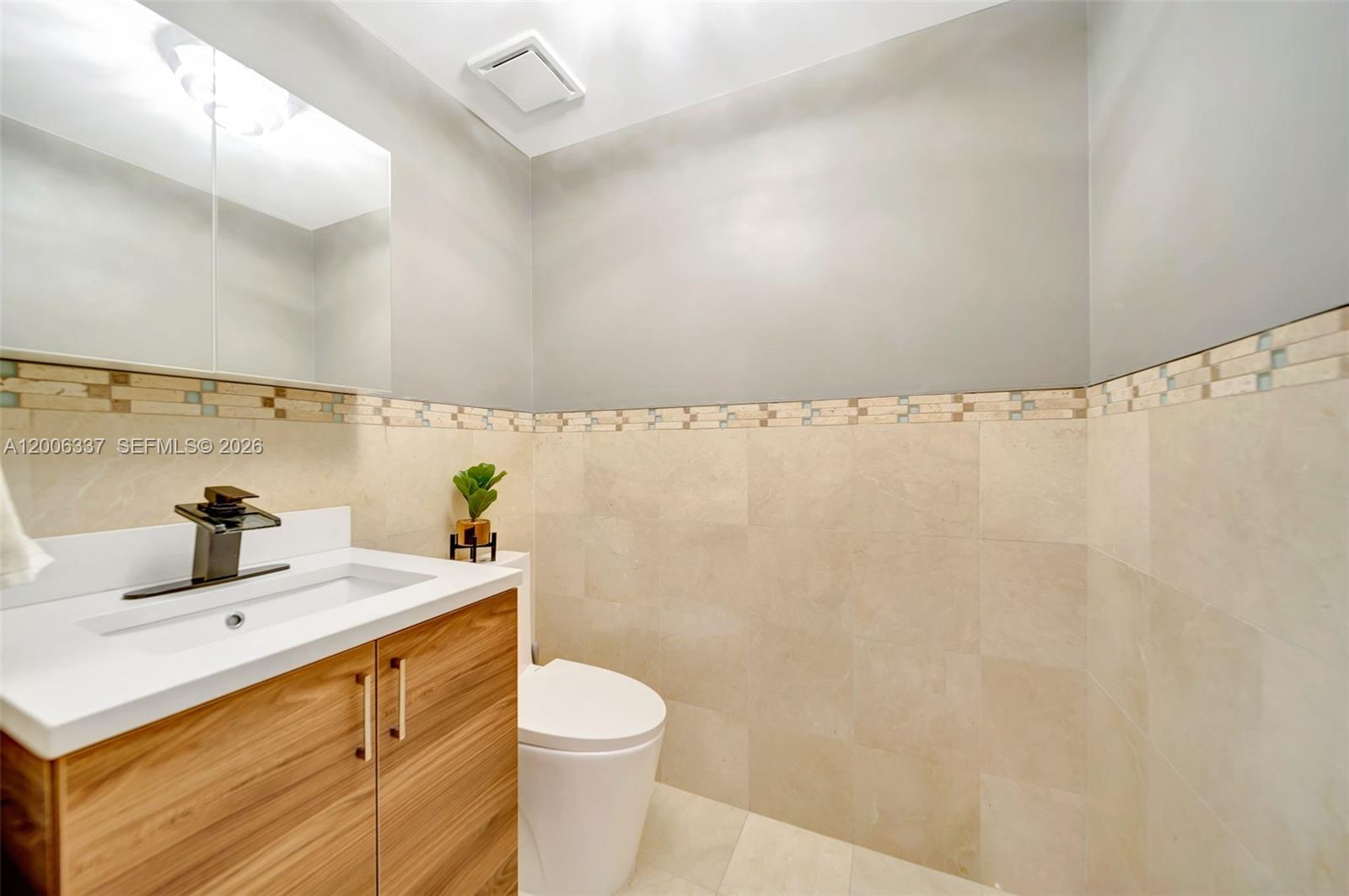 Photo of 6051 Ocean Dr  #603, Hollywood, Florida, 33019 - 