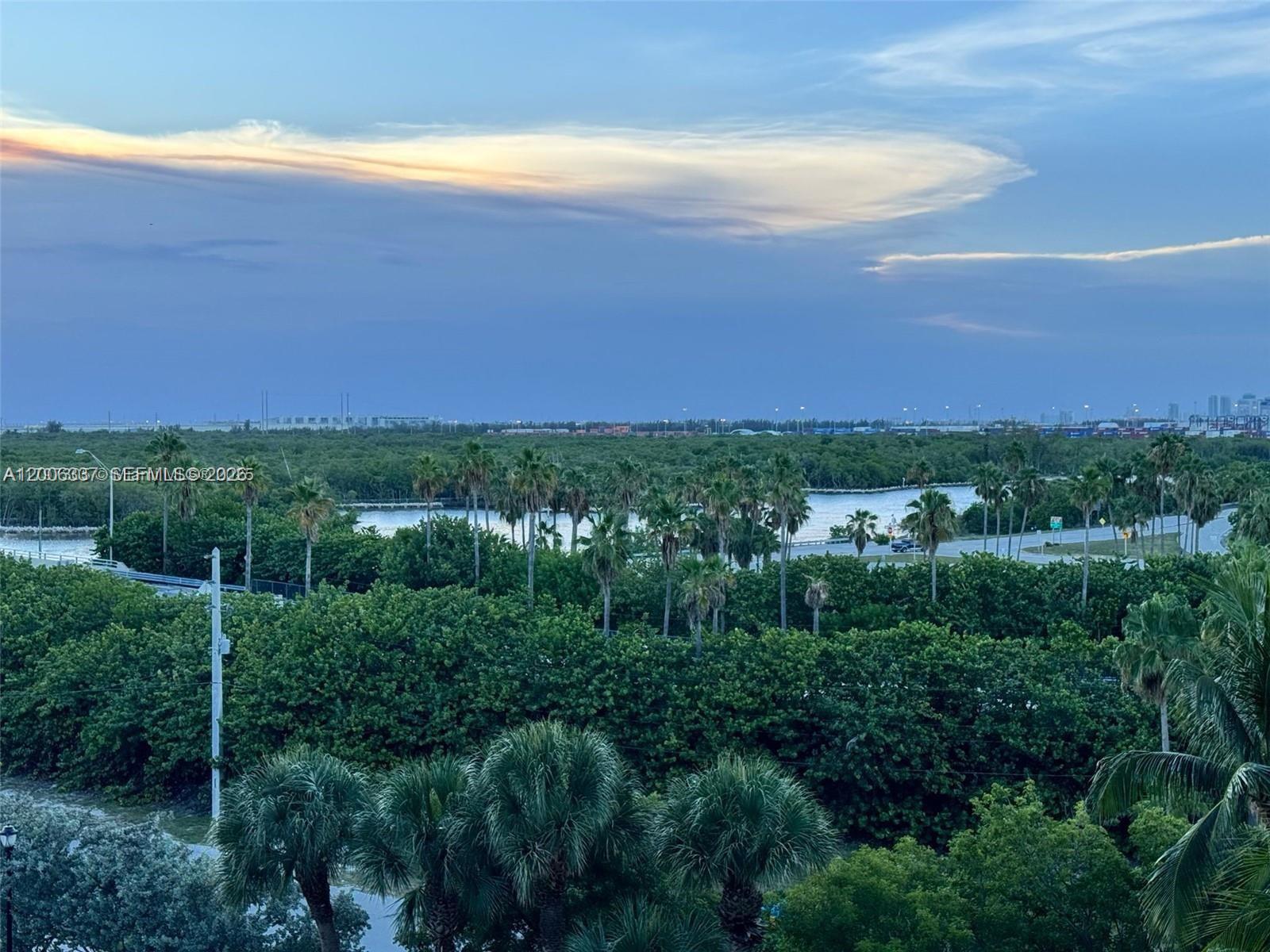 Photo of 6051 Ocean Dr  #603, Hollywood, Florida, 33019 - 