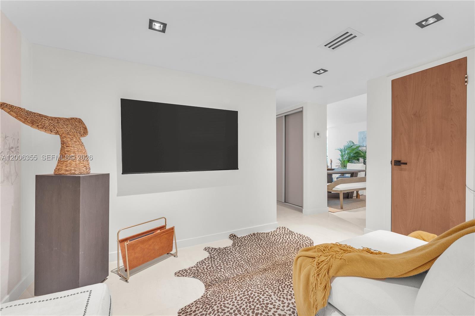 216 2 / 2 1603 sq. ft. $ 2026-05-20 0 Photo