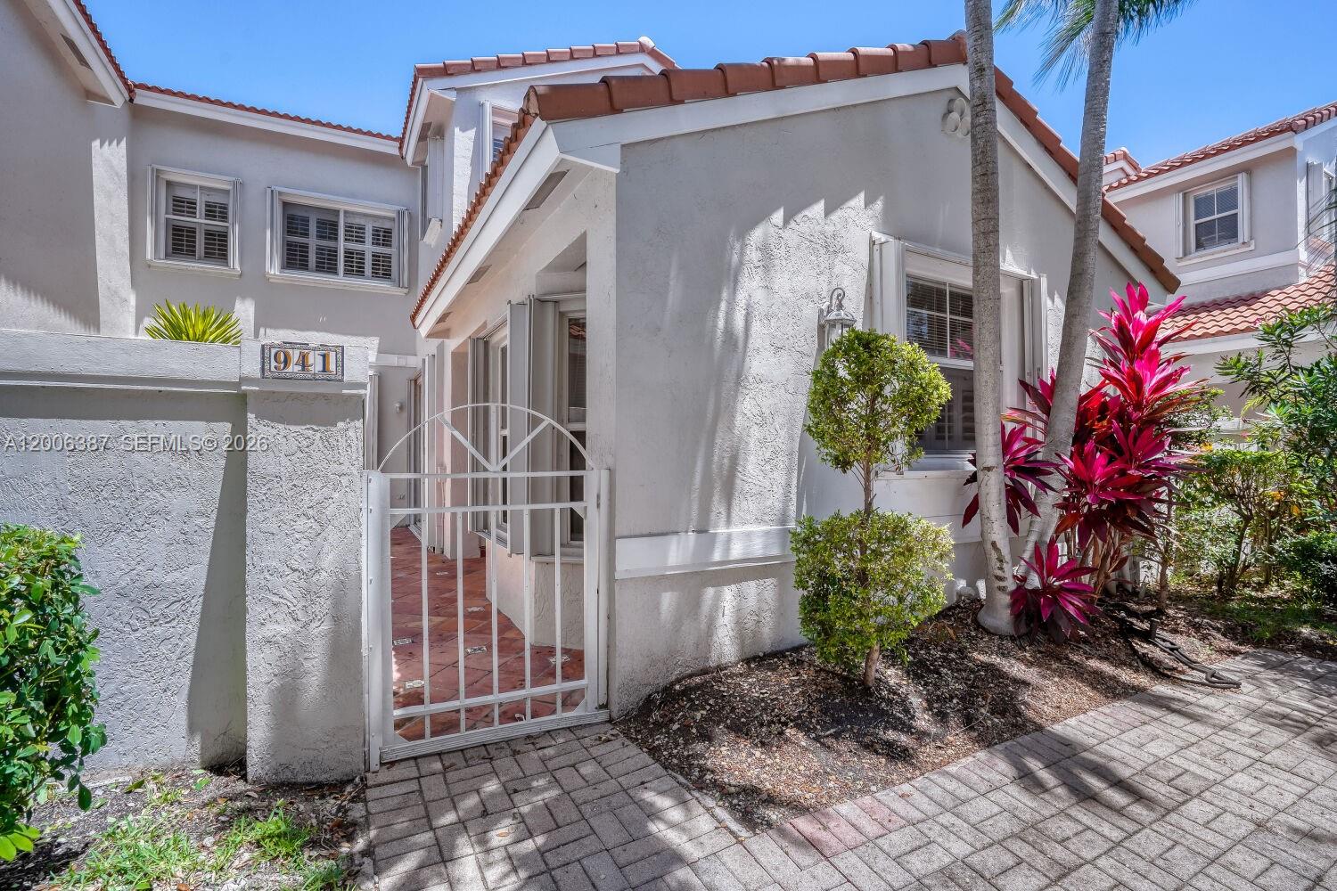 Photo of 941 Doveplum Ct  (941), Hollywood, Florida, 33019 - 