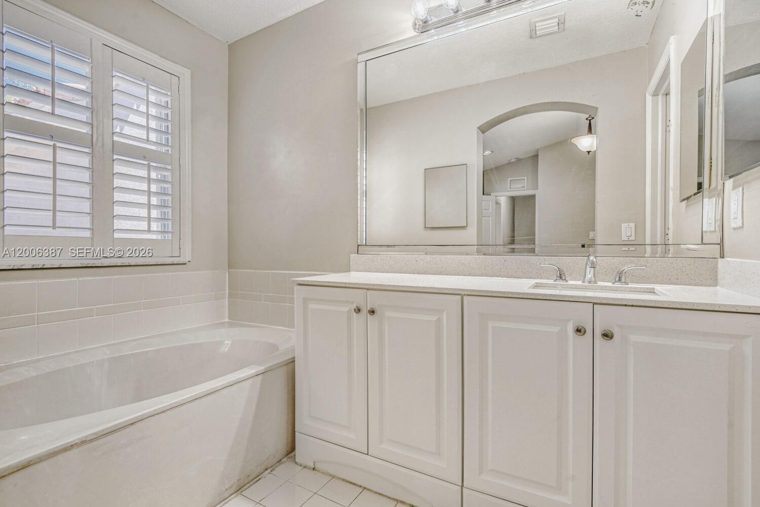 Photo of 941 Doveplum Ct  (941), Hollywood, Florida, 33019 - 