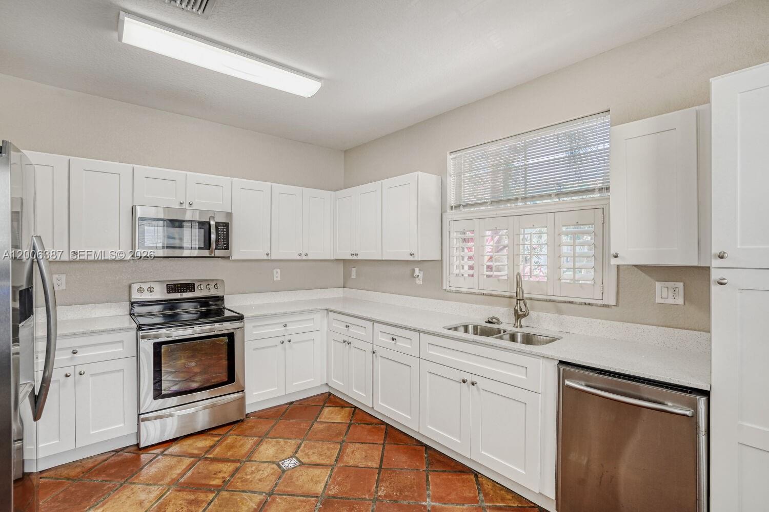 Photo of 941 Doveplum Ct  (941), Hollywood, Florida, 33019 - 