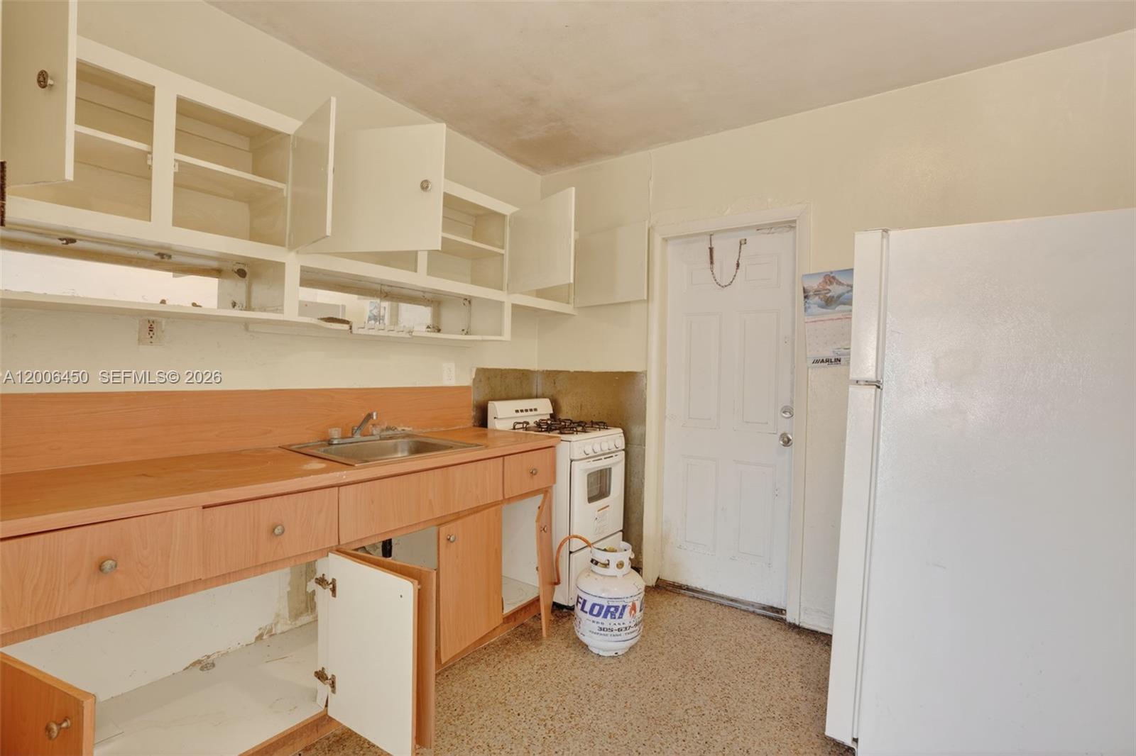 See details / 2508 sq. ft. $ 2026-04-23 0 Photo