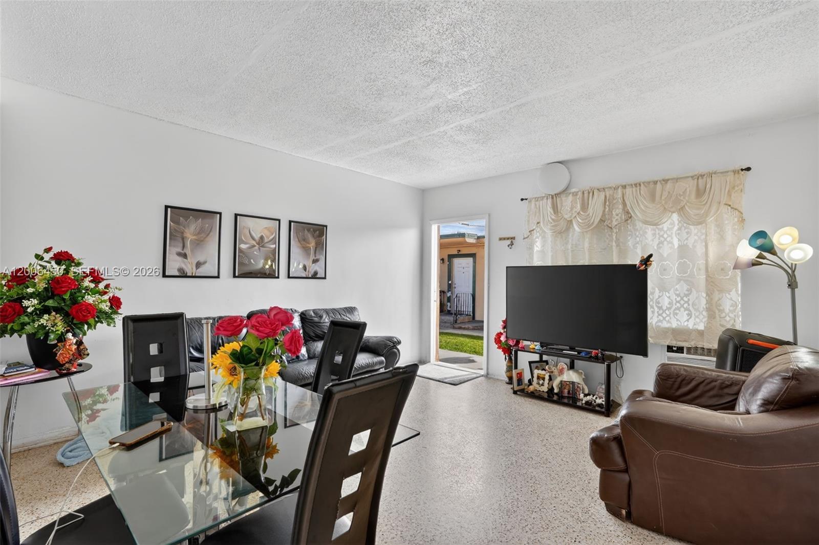 See details / 2508 sq. ft. $ 2026-04-23 0 Photo