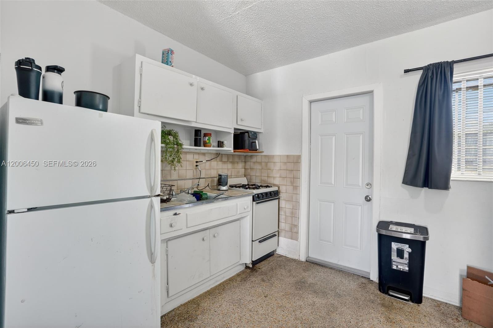 See details / 2508 sq. ft. $ 2026-04-23 0 Photo