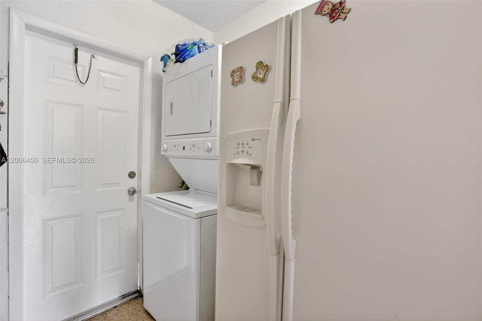 See details / 2508 sq. ft. $ 2026-04-23 0 Photo