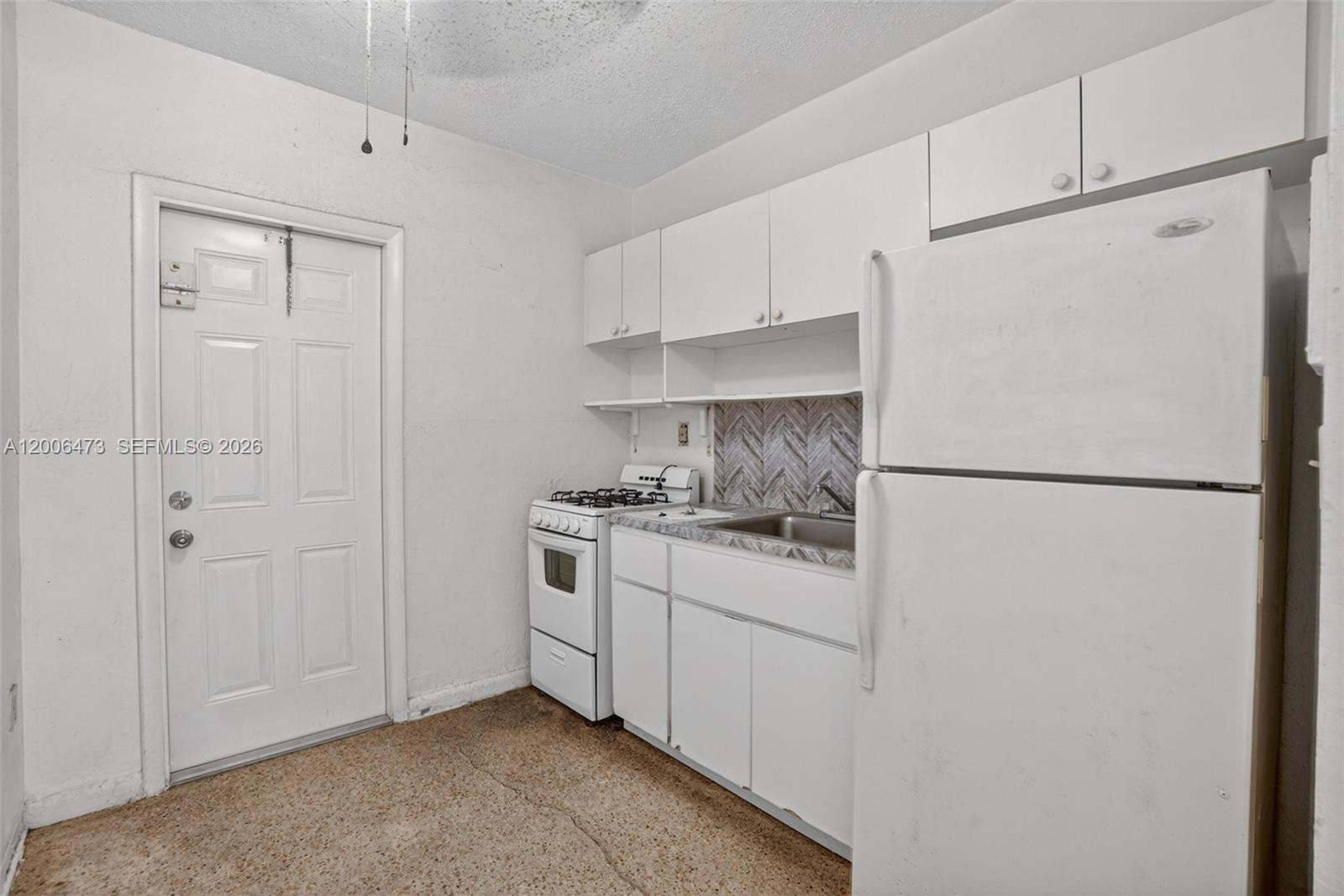 See details / 2508 sq. ft. $ 2026-04-23 0 Photo