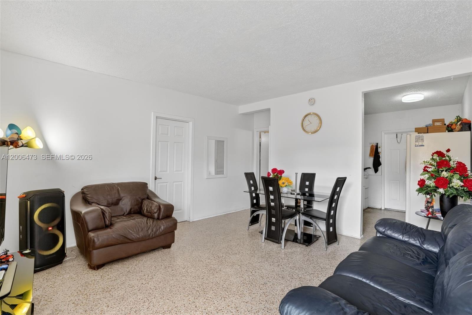 See details / 2508 sq. ft. $ 2026-04-23 0 Photo
