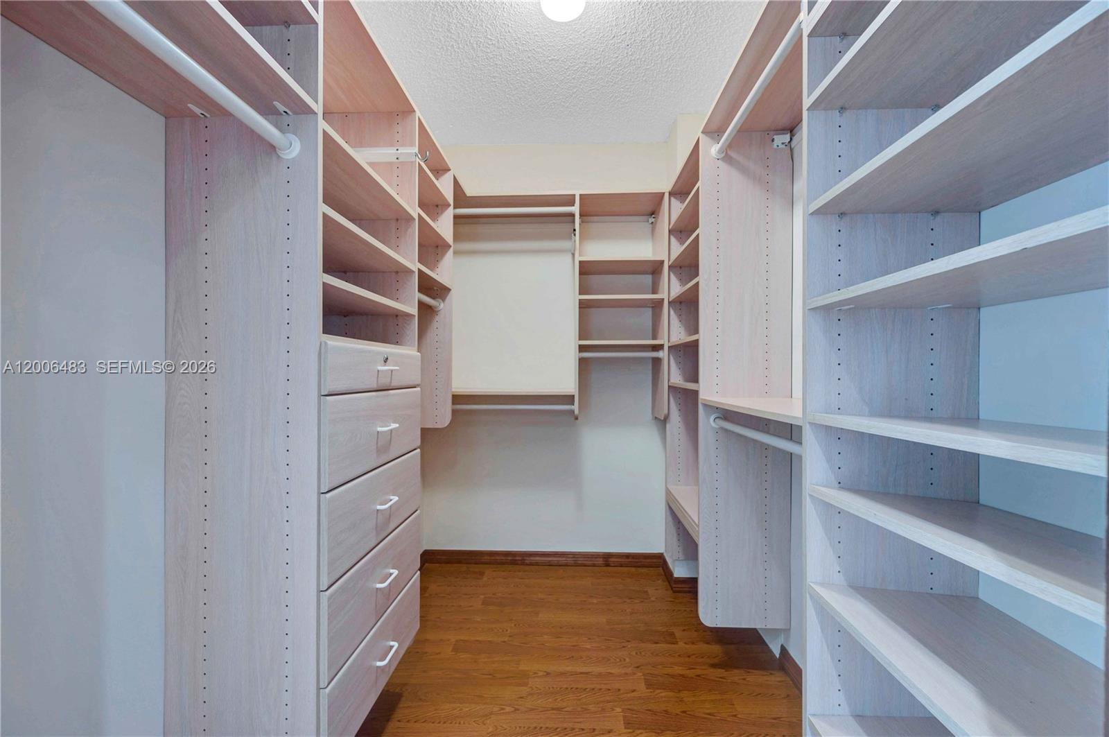 603 2 / 2 1520 sq. ft. $ 2026-04-23 0 Photo